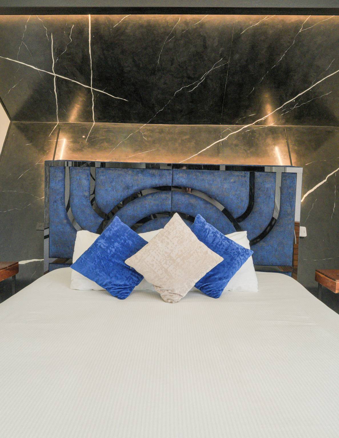 CABAÑA-HORIZON-OROK-HOTEL-GLAMPING-RIONEGRO-ANTIOQUIA-CAMA-KING